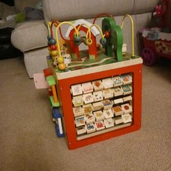 Battat Wooden Activity Farm Cube Baby Toddler Learning  Toys