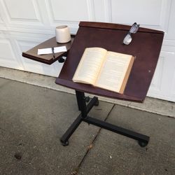 Adjustable Rolling table desk easel 