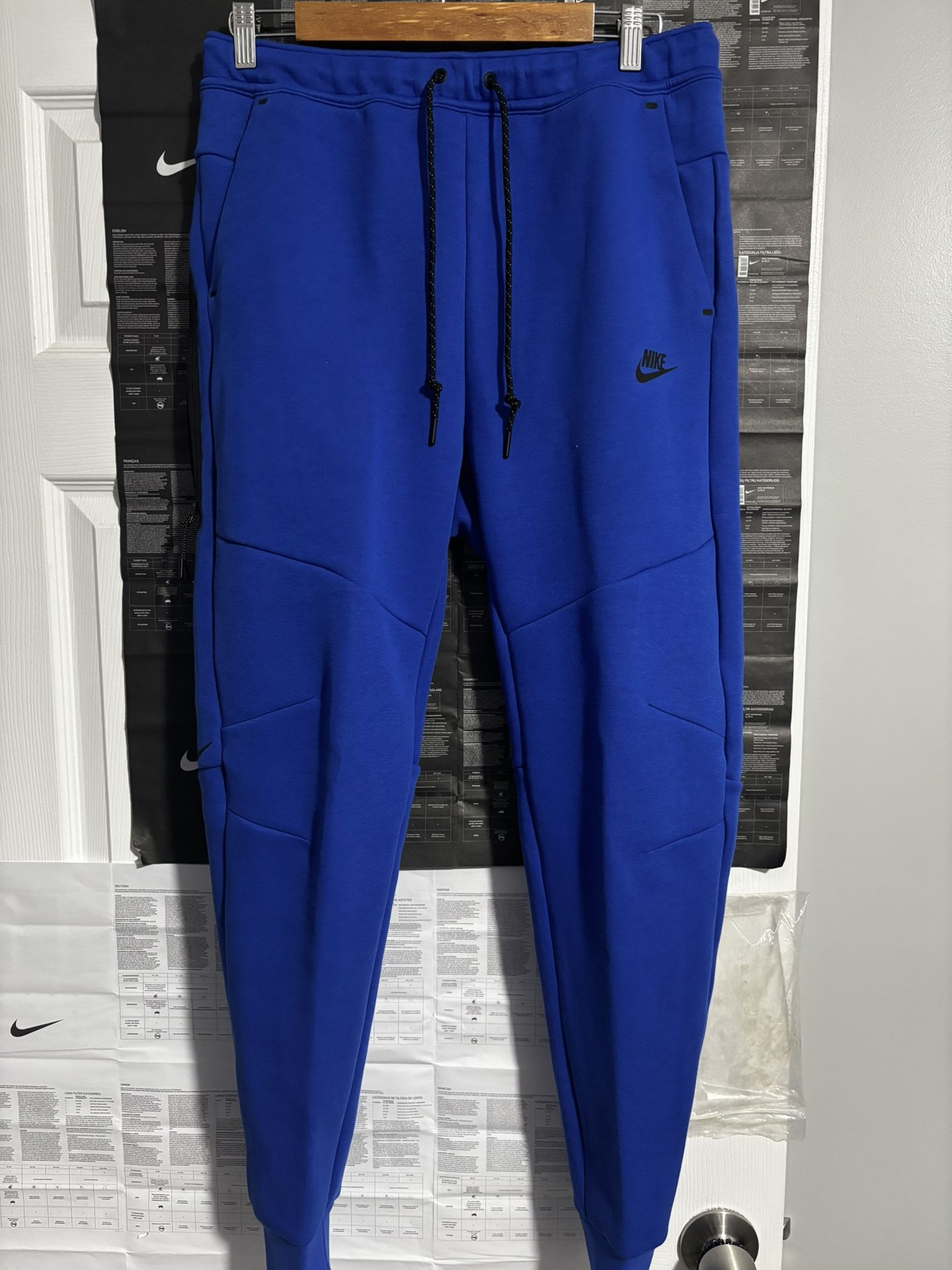 BRAND NWT Nike Mens Medium Nike Tech Fleece Jogger Sweat Pants Royal Blue