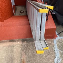 28 Ft Metal Ladder 