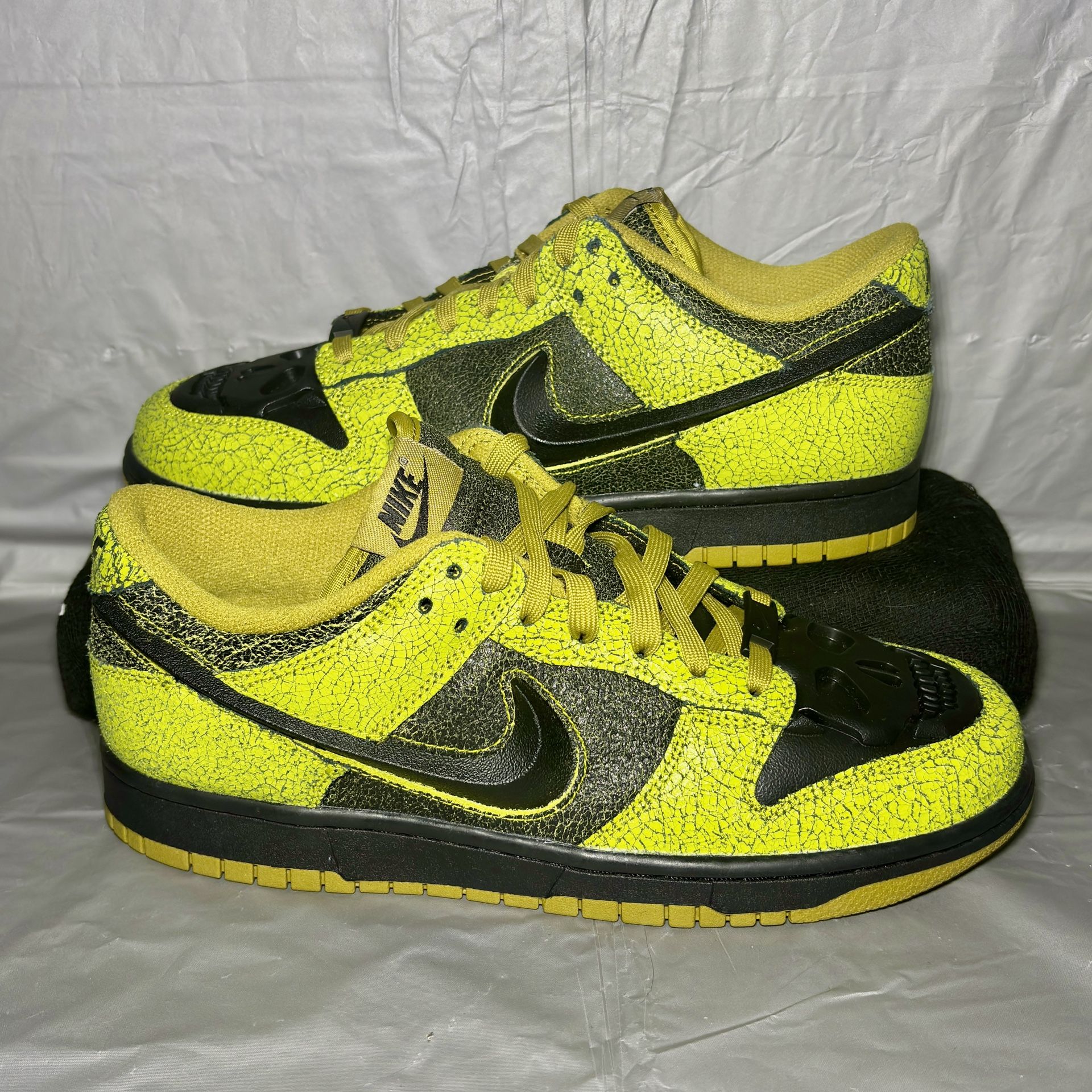 Dunk Low “Halloween Skull”