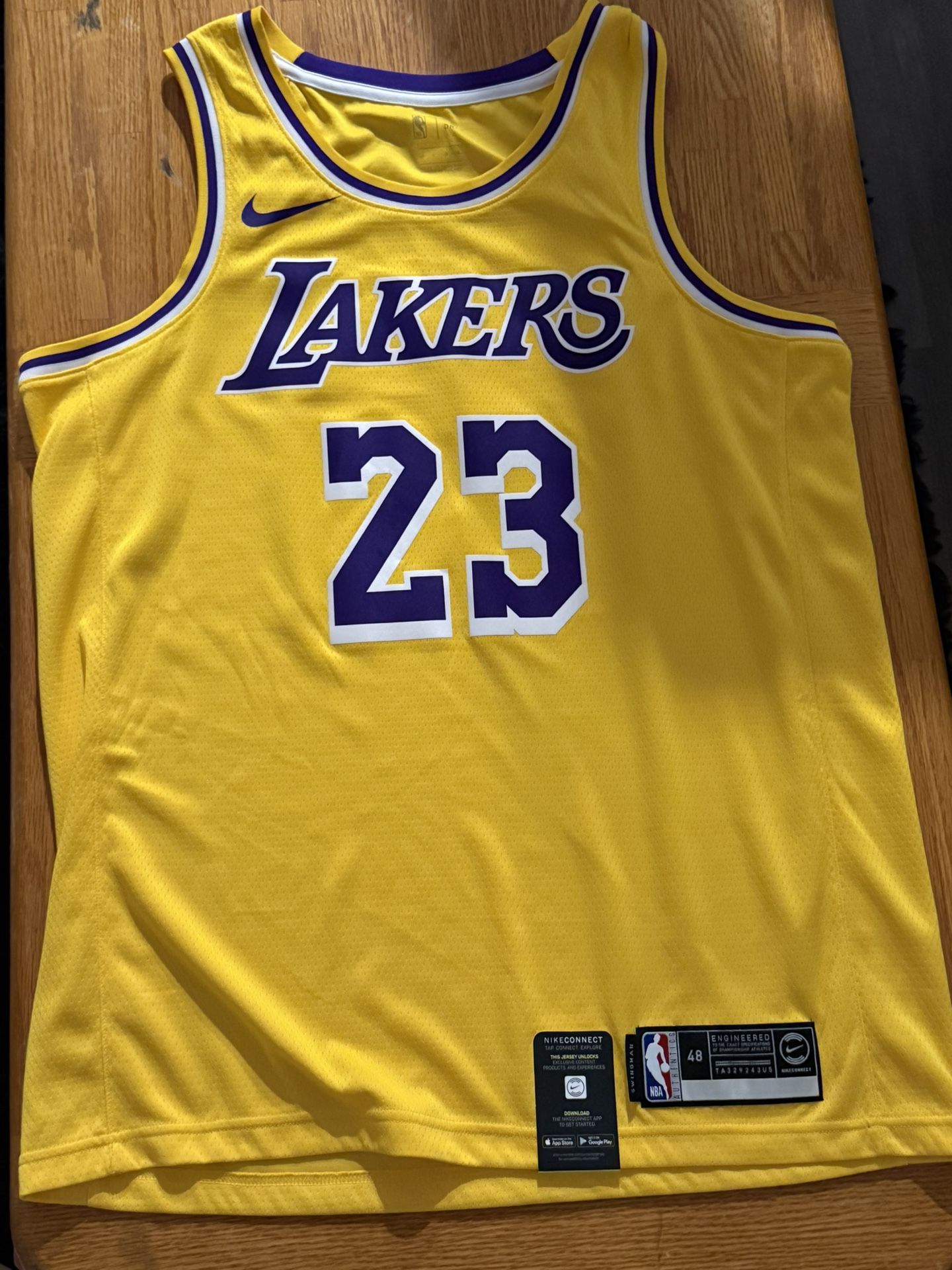 LeBron James LA Lakers Nike Swingman Jersey (48)