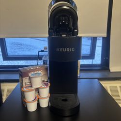 Keurig K-Iced Plus Single-Serve Coffee Maker Black: Automatic Shut-Off, Brews Iced Coffee, Fits Travel Mug, 46 oz Capacity