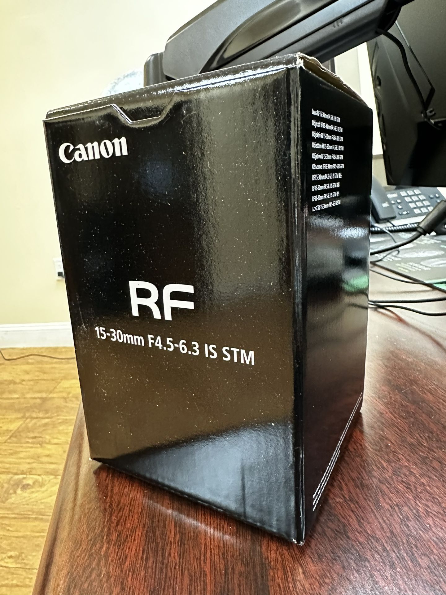 Canon RF Lens 15-30mm F4.5-6.3 IS STM