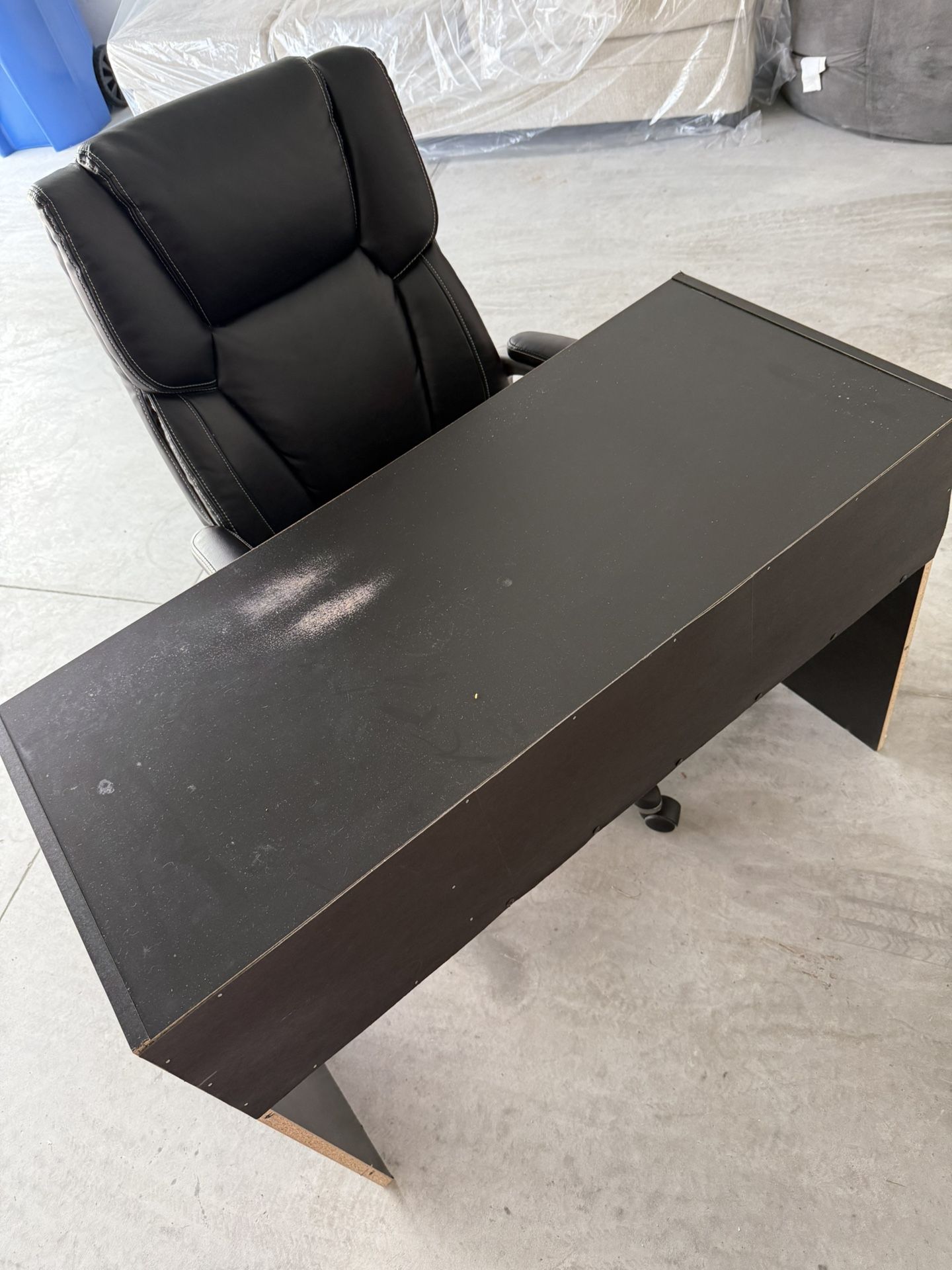 Office Desk And Chair 