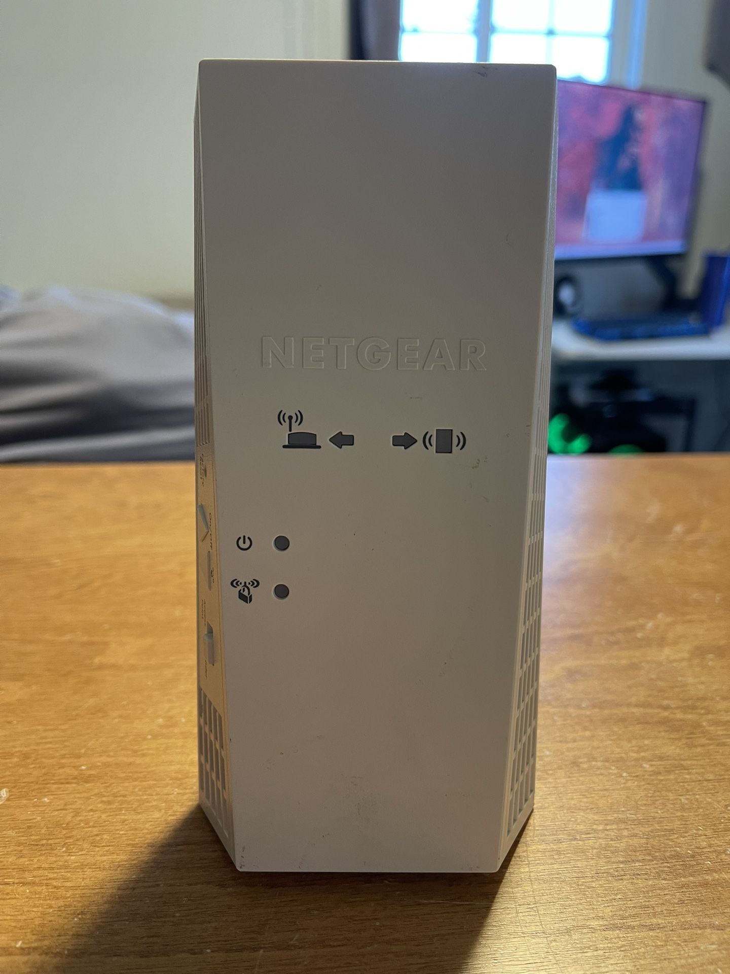 NetGear Wifi Extender Model EX6400