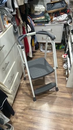 Cosco Pull and Fold Step Stool