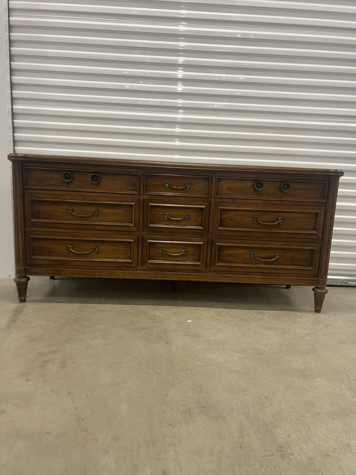 Wooden 9 drawers Dresser