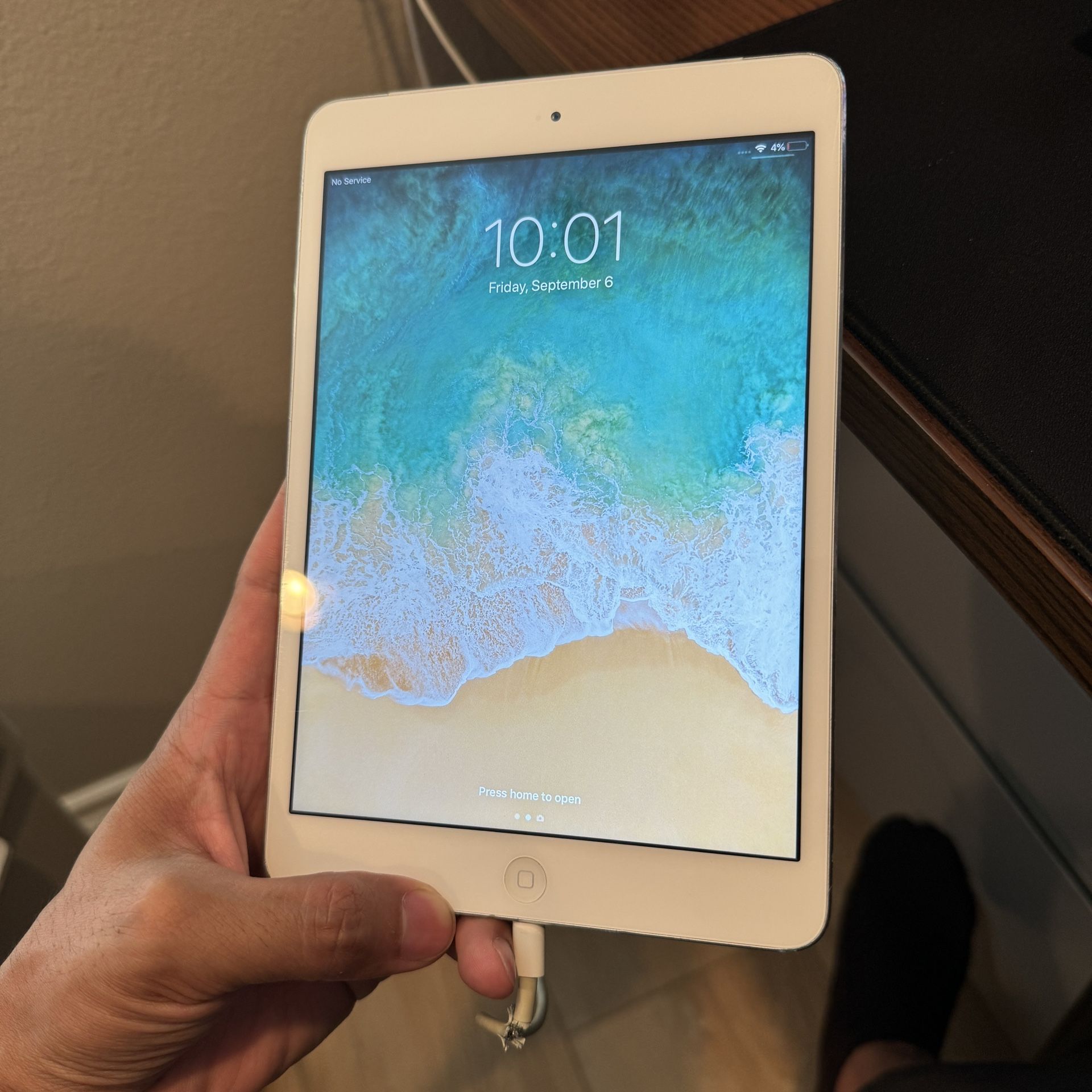 Apple iPad Mini2 16GB Wi-Fi + 4G Cellular (Unlocked)