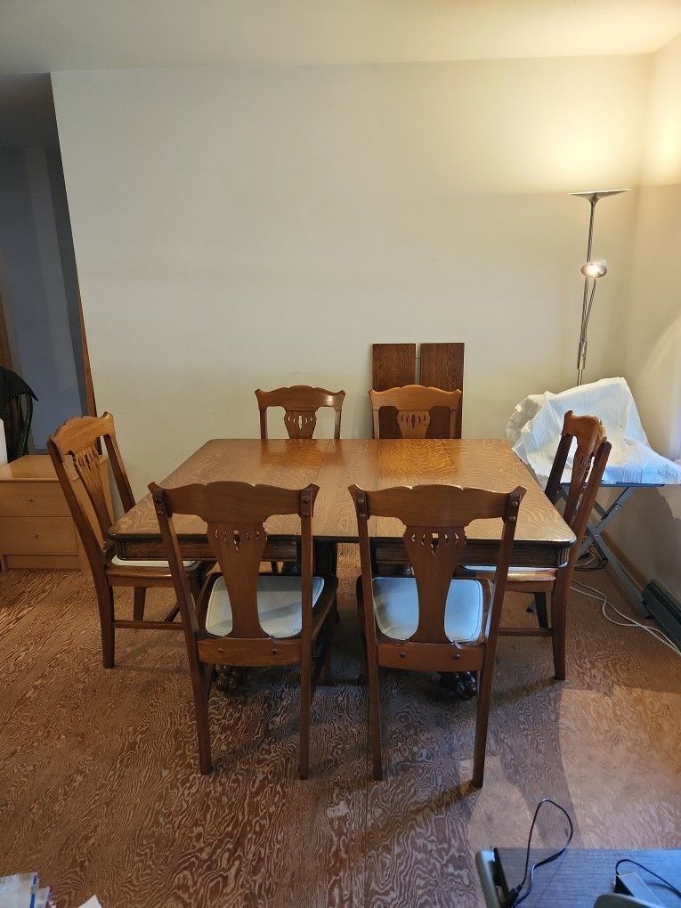 Antique Wood Dining Table With Leaves & 6 Chairs