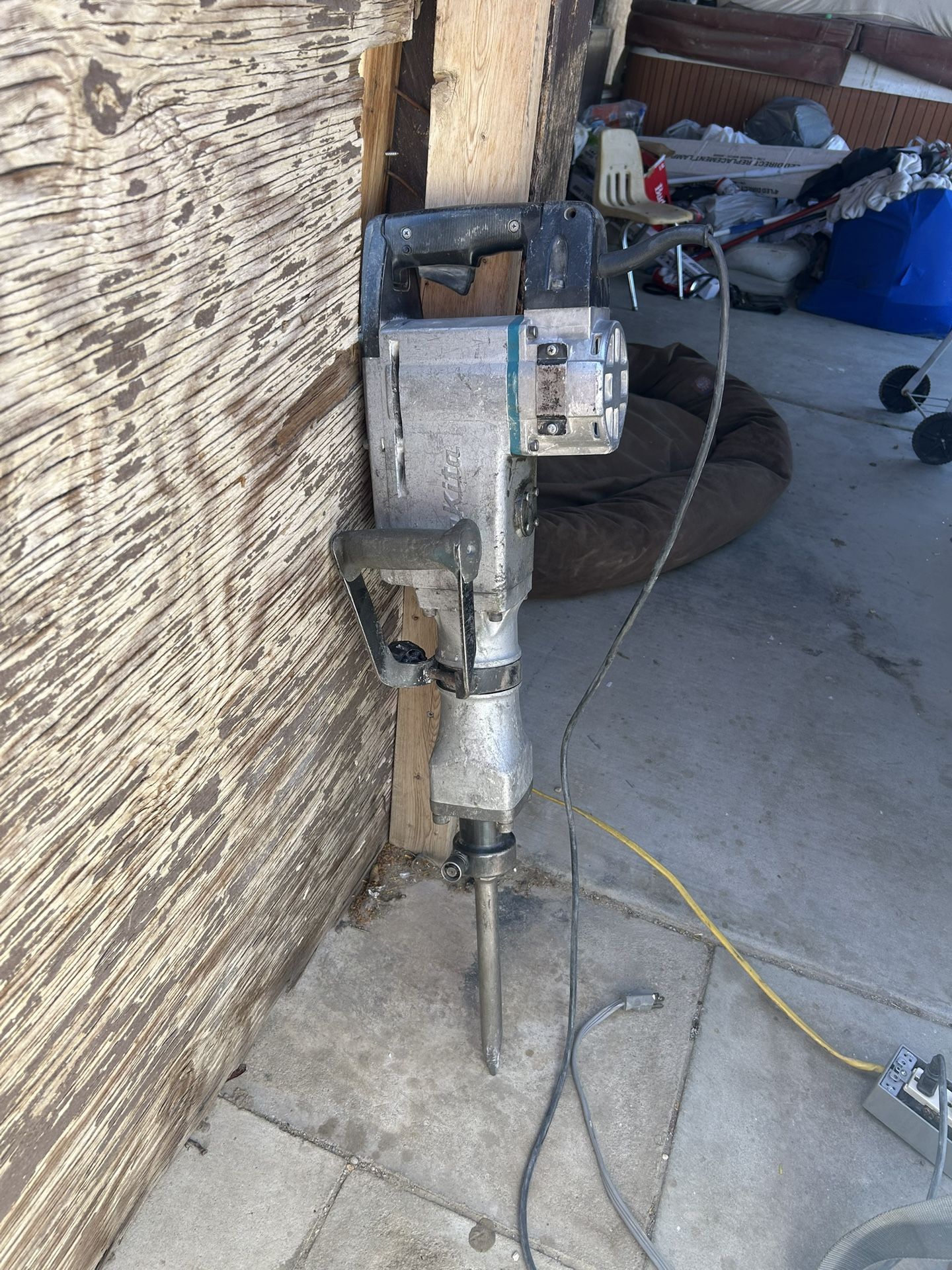 Makita 45 Pound Heavy Duty Jackhammer