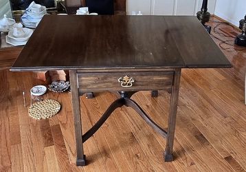 Pennsylvania House Pembroke Table With Drop Leaves