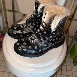 Boots Size 8.5 Men , Size 10 Women