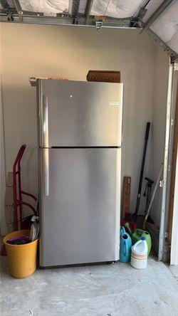 Frigidaire Stainless Steel Top-Freezer Refrigerator