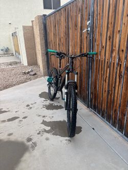 Specialized full suspension mountain bike
