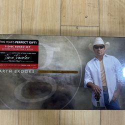 NWT limited edition Garth Brooks 7-Disc Boxed Set with Collector's Book