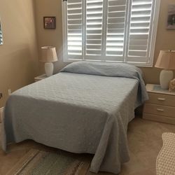 Queen bedroom set