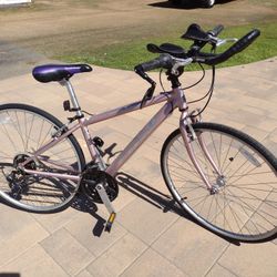 Fuji Touring Bike - Great Condition - Newly Refurbished