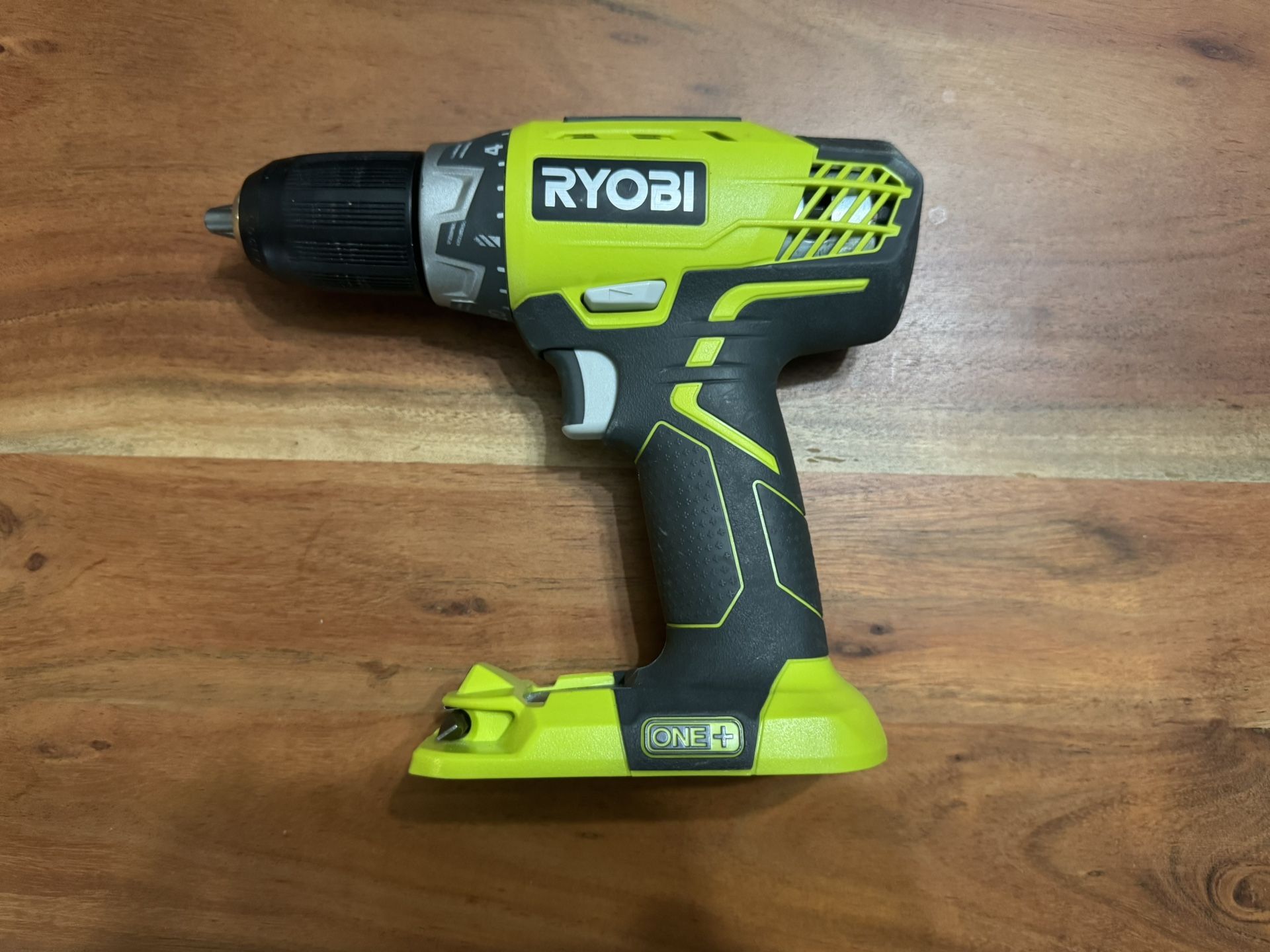 Ryobi 18V ONE+ Drill/Driver P208B — Light Use + Drill Bit Set (Tool-Only)