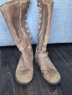 size 5 Girl brown boots