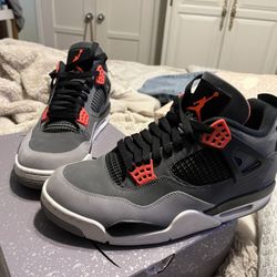Air Jordan 4 Retro 