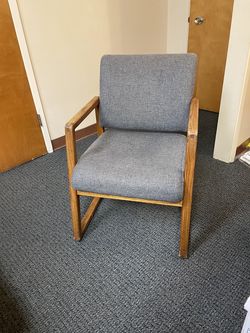 4 CHAIRS