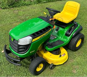 John Deere E130-42” riding mower