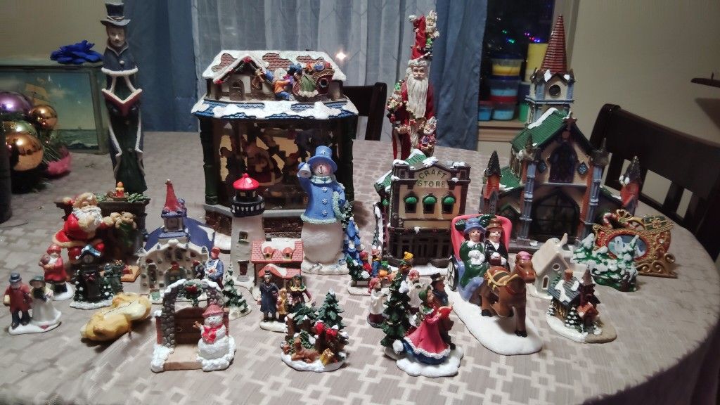25 Set Of Nic Naks, Figures & A Snowglobe