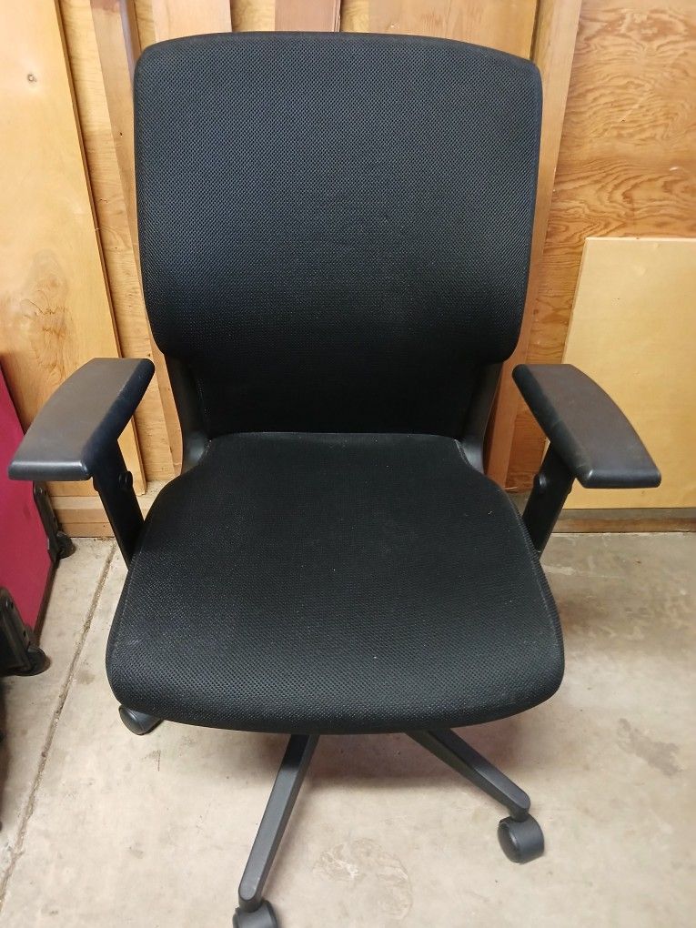 Office Chair With Wheel