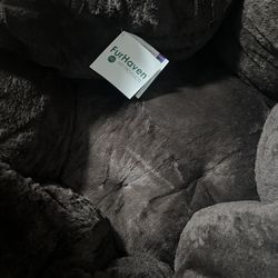New FurHaven Pet Bed For Small To Medium Pet. Cuddly Bed For Dogs  Soothes Anxiety, Keeps Warm. For Chihuahua, Dachshund, Terrier Doggies, Never Used.