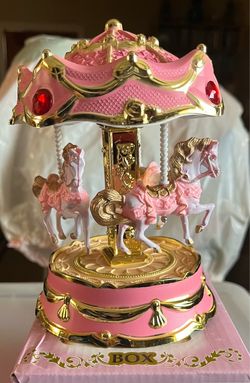 Music box carousel