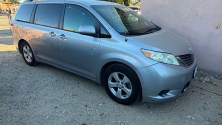 2011 Toyota Sienna