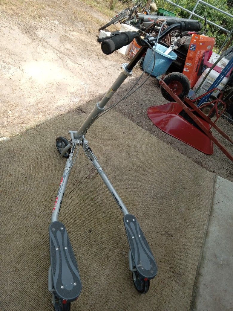 Trikke T67 Carving Manual Scooter