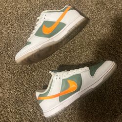 Nike Dunks 