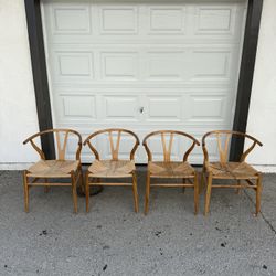 Simple Scandinavian Wishbone Chairs X4