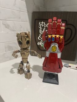 Lego marvel bundle: Baby Groot & Infinity Gauntlet.