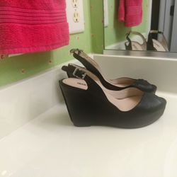 BCBGeneration Wedge Sz 8