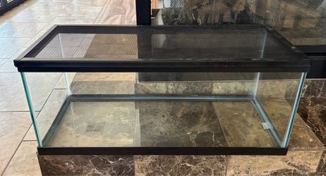 20 gallon long fish/ reptile tank