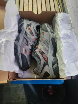 Brand new mens 10.5 shoes