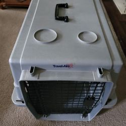 Travel-Aire Pet Carrier In Great Shape 