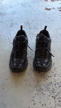 Nike Vomero Size 6