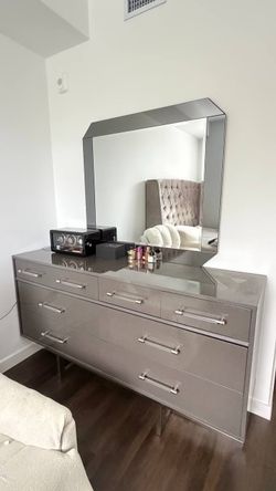 Gray Gloss Dresser with Mirror