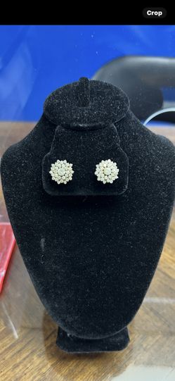 10k earring with 2 carats natural diamond 6.7 grams pick up only!!