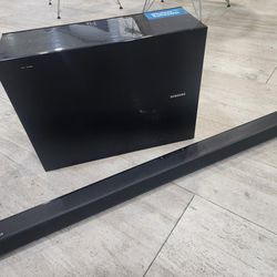 Sound bar with Wireles Subwoofer, Dolby Atmos and Q-Symphony - Black
