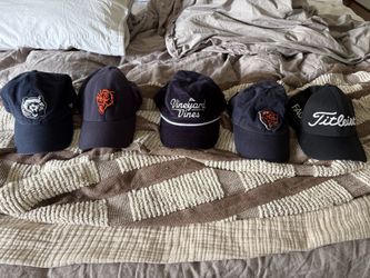 Vineyard Vines, Titleist, Bears hats
