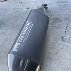 Gr1000 Suzuki Right Muffler 41g1 A  R GSX Suzuki Titanium 