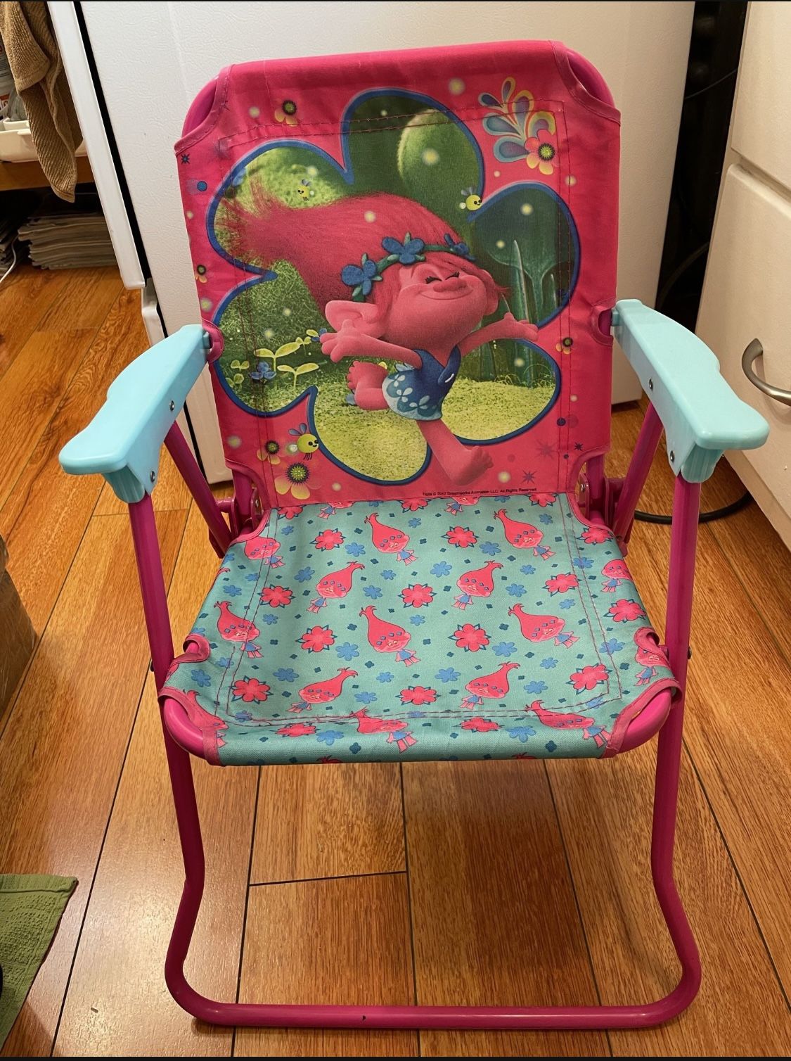 TODDLER KIDS BEACH CHAIR  TROLLS