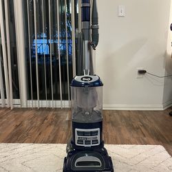 Shark Navigator Lift-Away Delux
