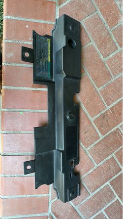 1999-04 MUSTANG RADIATOR COVER