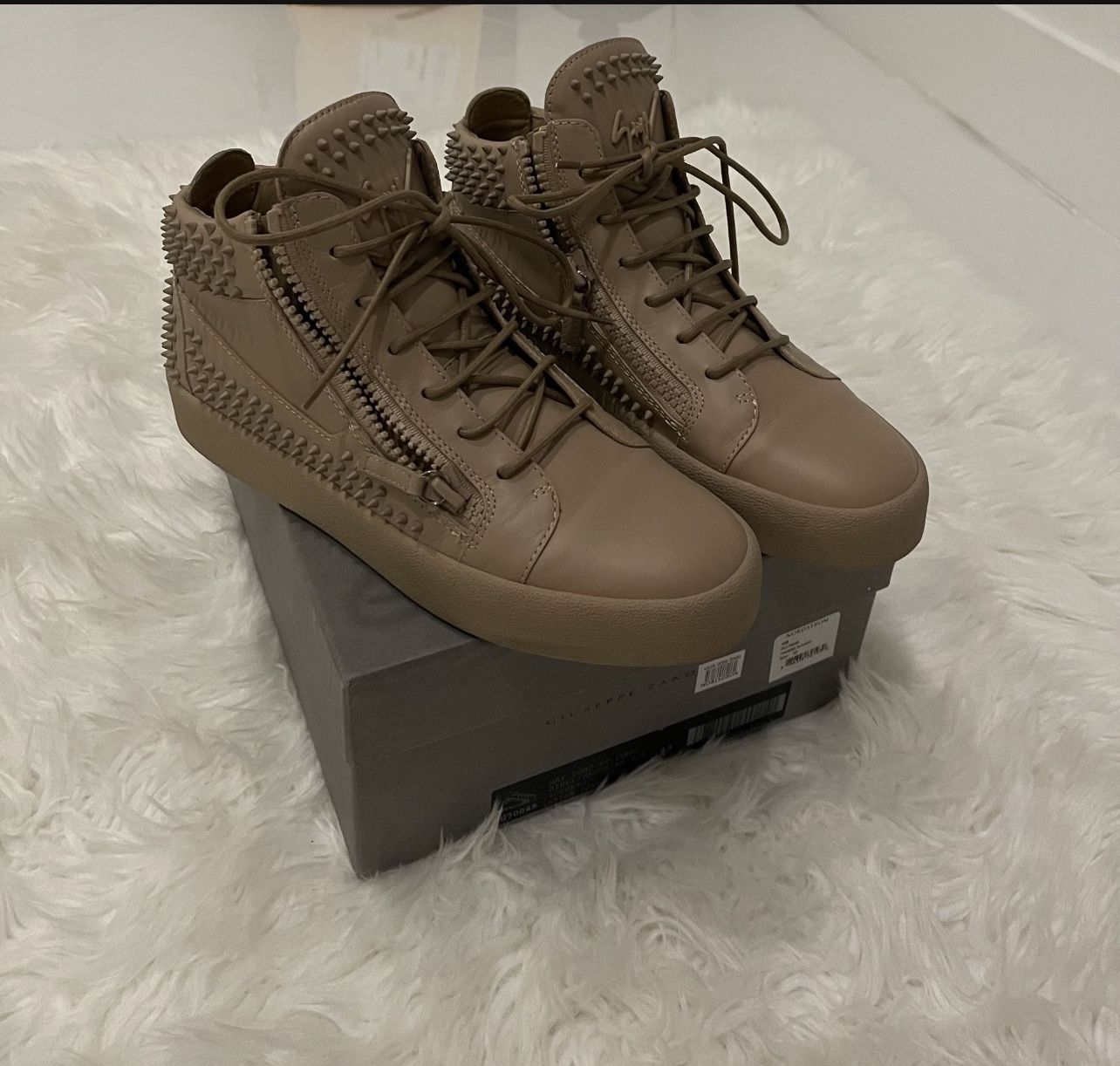 Giuseppe Spiked Sneaker